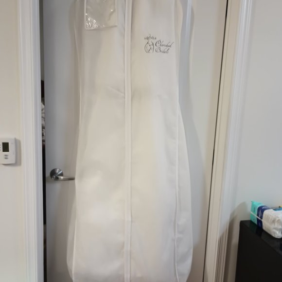 Gorgeous beautiful shape used Galina Signature Wedding gown Ivory, halter Size 6 - Picture 10 of 11